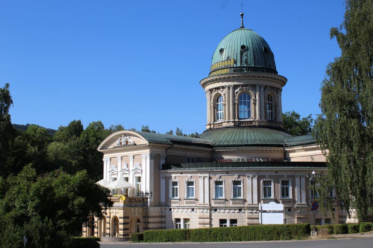 Apartamenty Zlota Palma Lądek-Zdrój Buitenkant foto